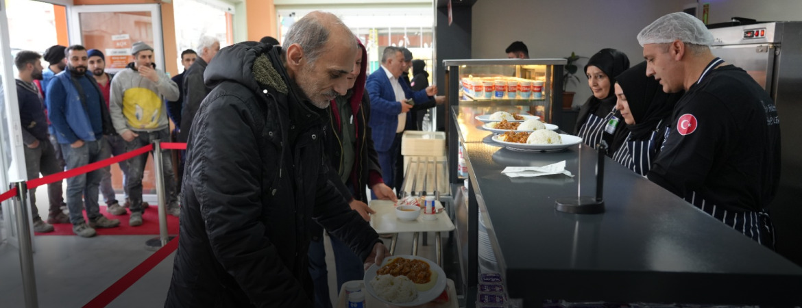 İSTANBUL’DA SOSYAL BELEDİYECİLİK ÖRNEĞİ: 20 BİN EMEKLİYE 250 MİLYON TL DESTEK!